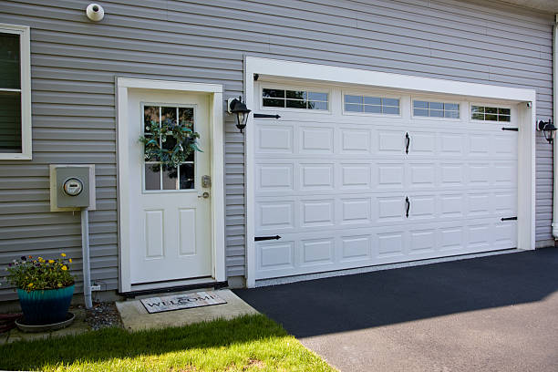 24/7 Emergency Garage Door Panel Replacement experts in Pewee Valley, KY